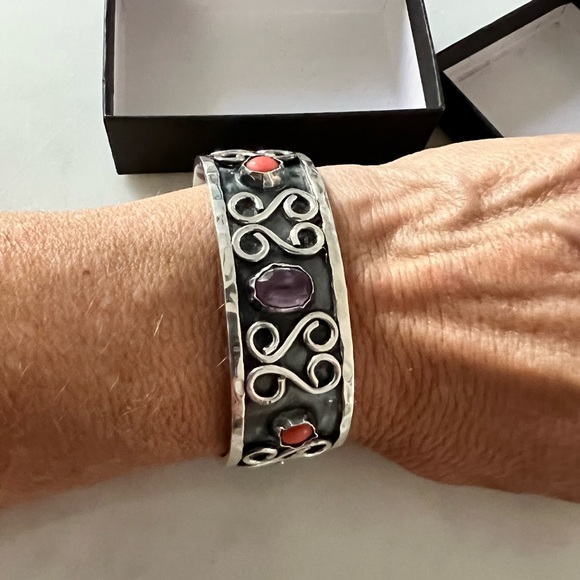 925 Taxco Mexico Turquoise Coral Amethyst Hammered Cuff Bracelet - Picture 5 of 9